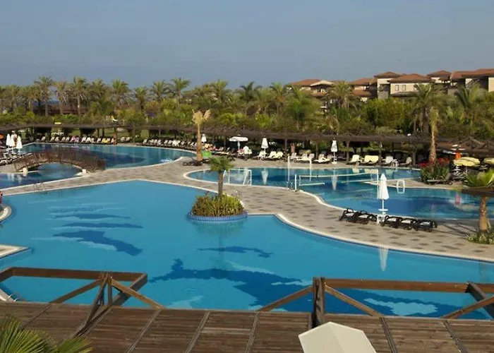 מלון Iberotel Serra Palace